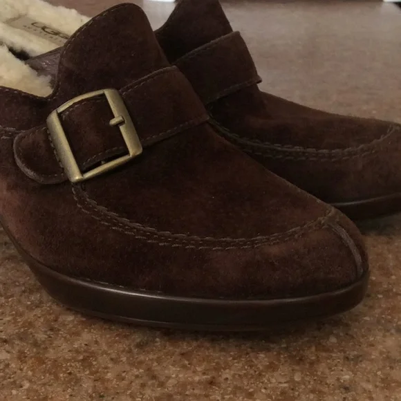 UGG Brown Suede Shoes Perfect for Fall - Picture 4 of 5